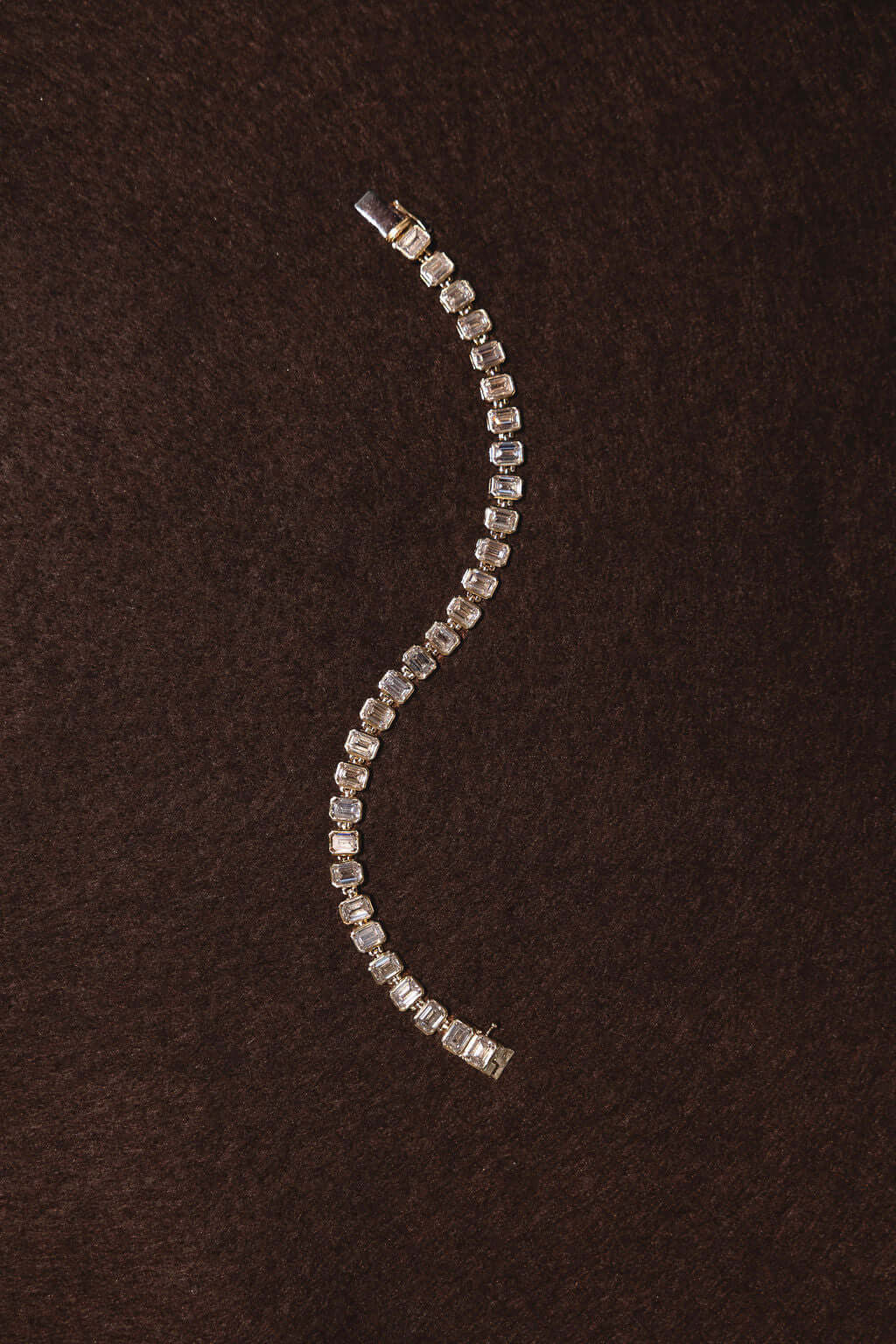 Emerald Tennis Bracelet 21ct Lab Diamond featuring stunning lab diamonds in a sleek design.