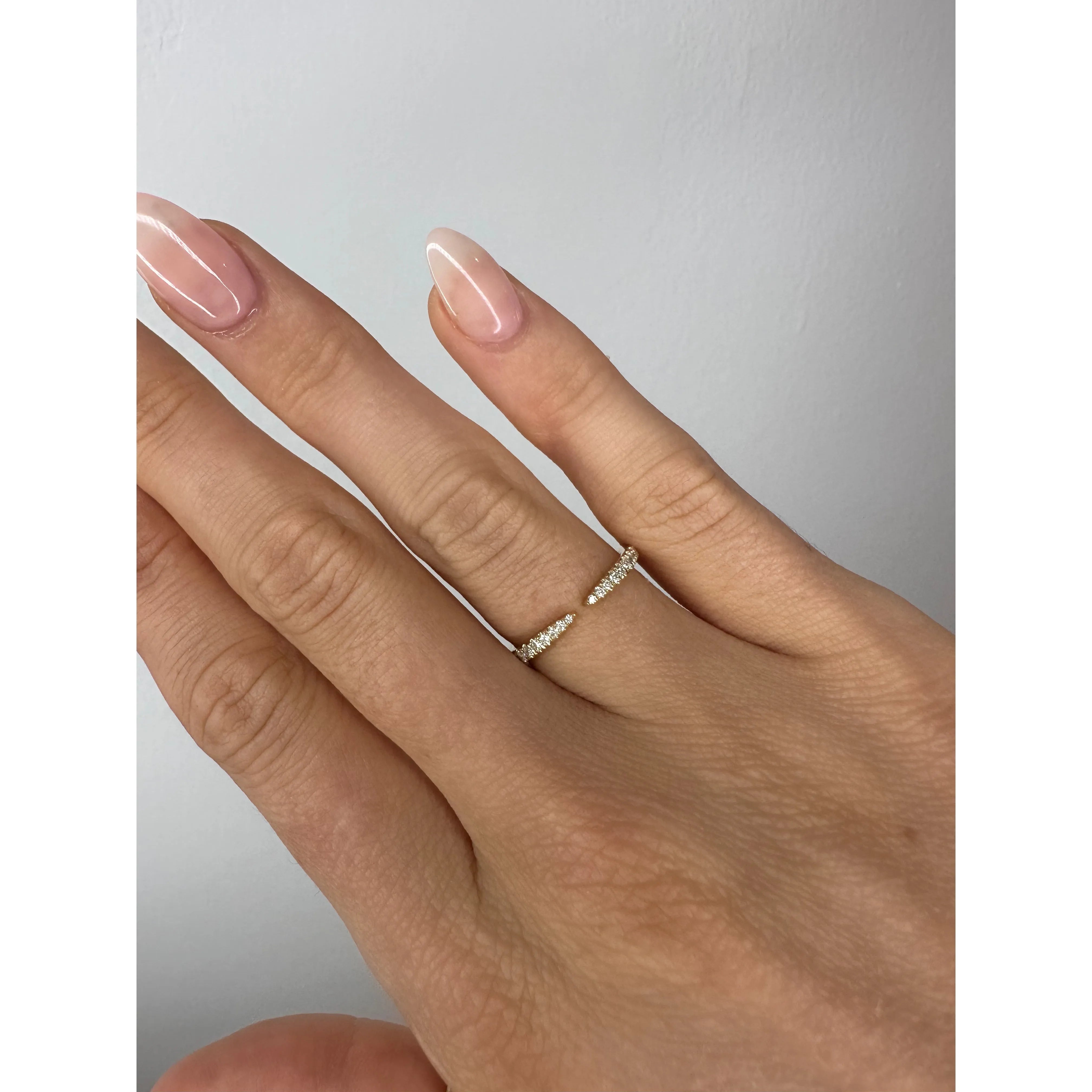 diamond claw ring yellow gold