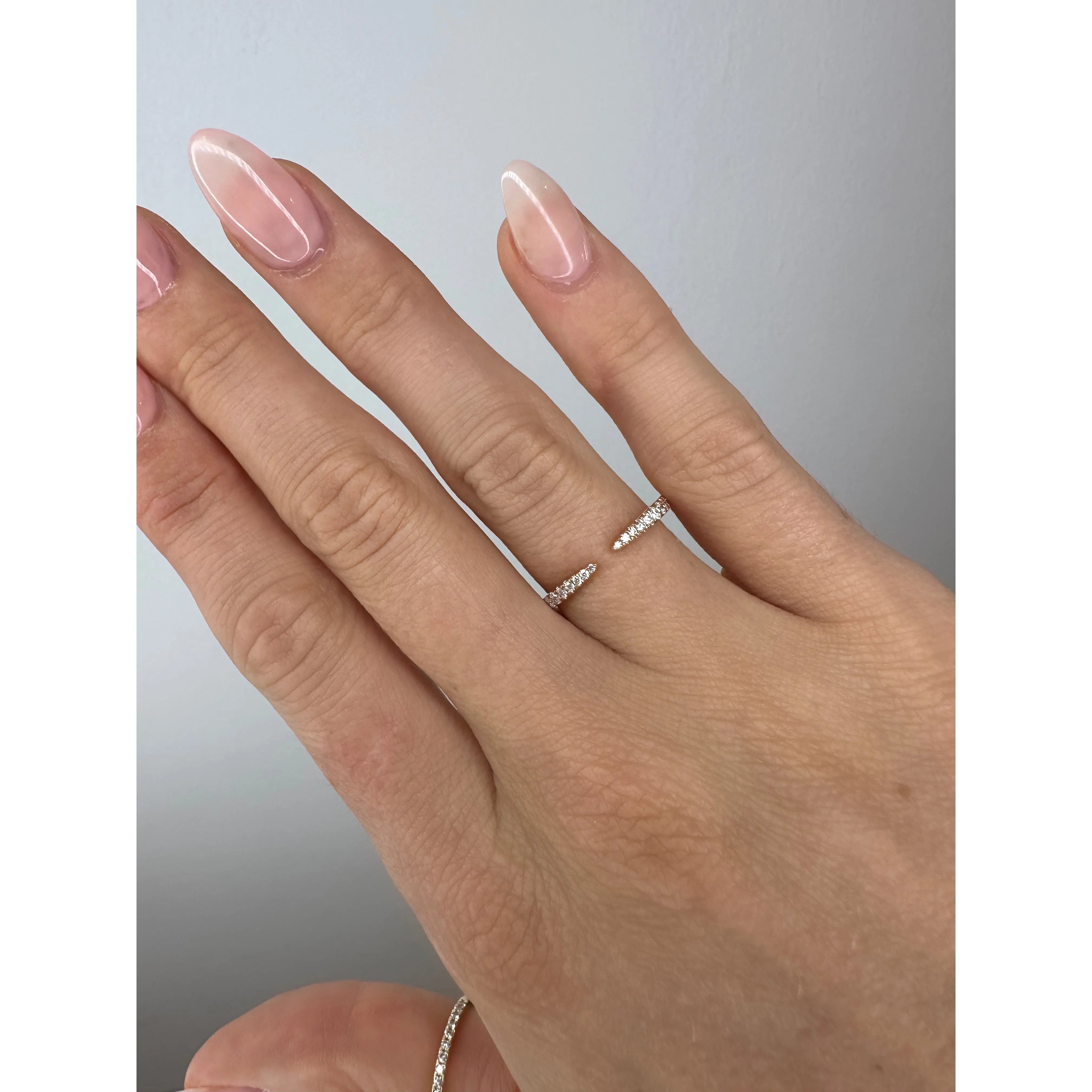 rose gold diamond claw ring